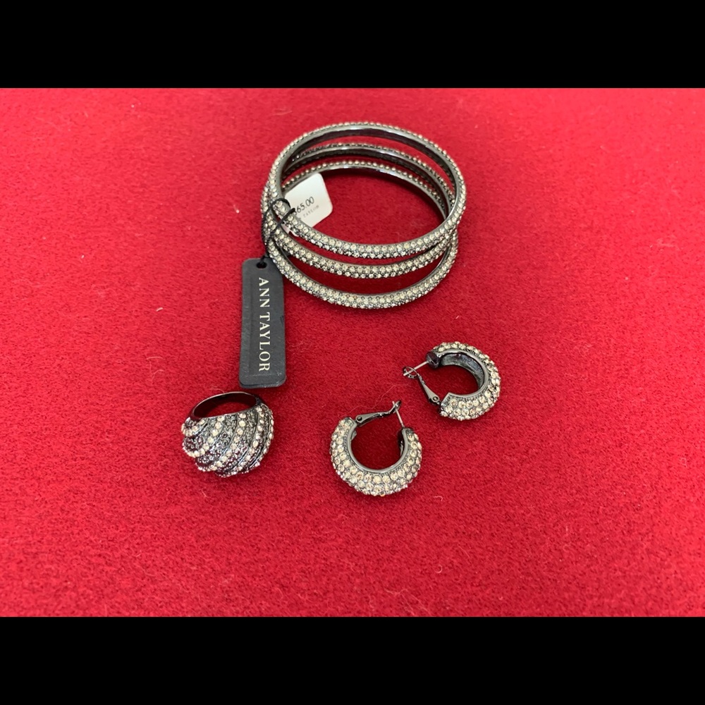 SOLD / Ann Tailor jewelry set